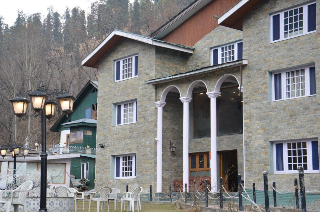 Hotel Outlook Pahalgām Kültér fotó