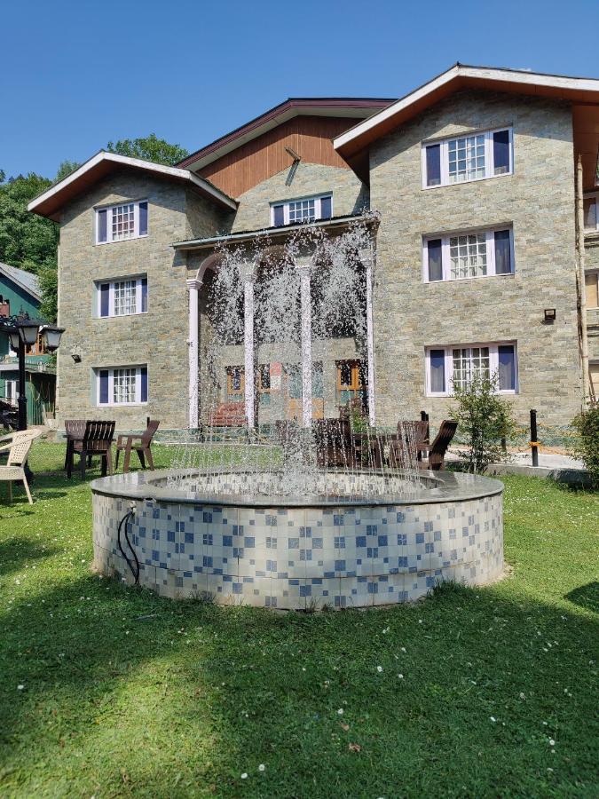 Hotel Outlook Pahalgām Kültér fotó
