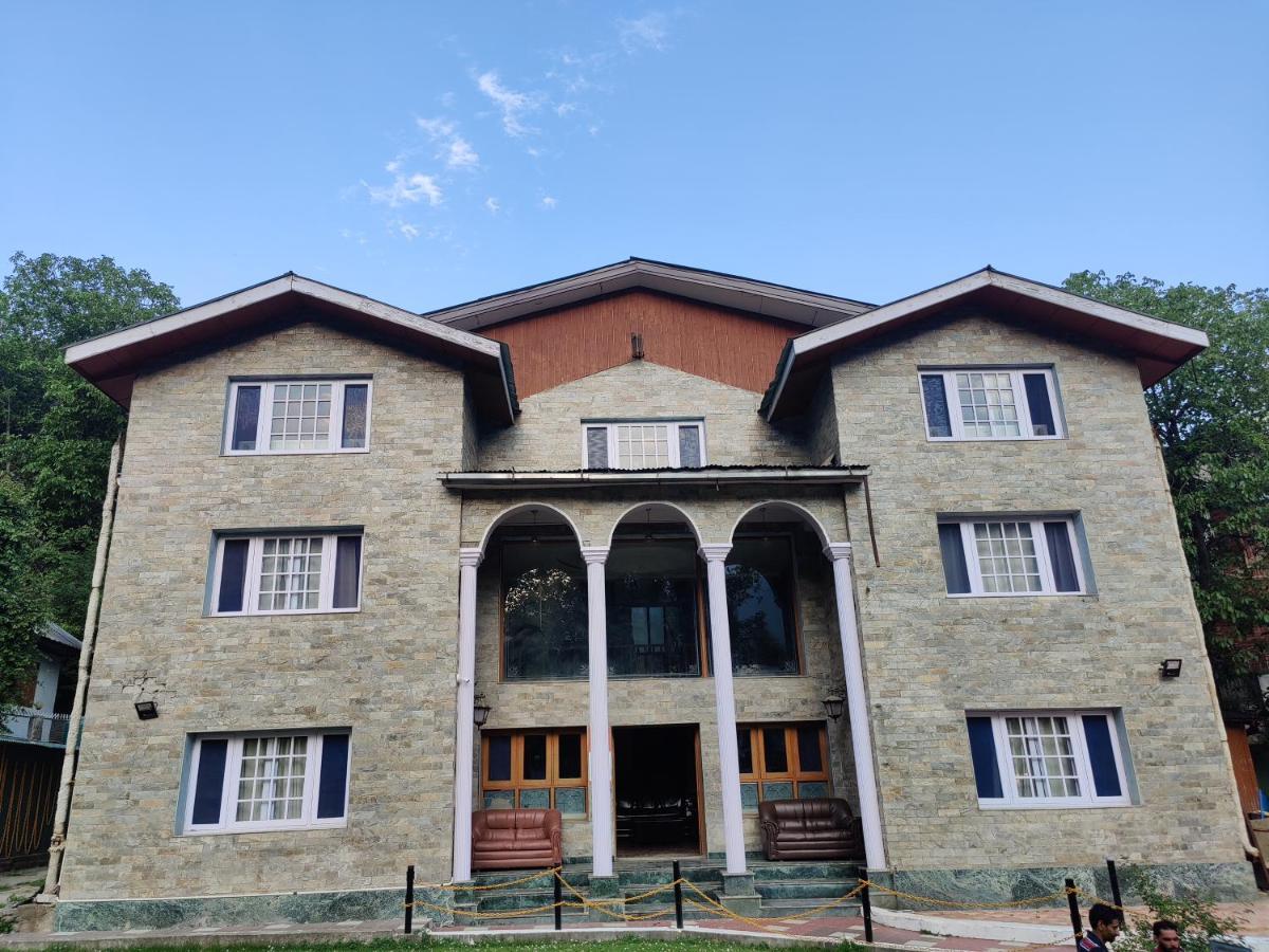 Hotel Outlook Pahalgām Kültér fotó