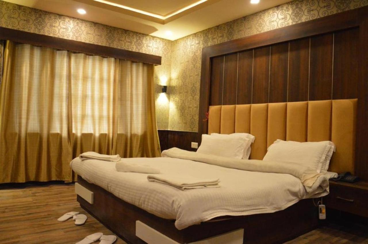 Hotel Outlook Pahalgām Kültér fotó