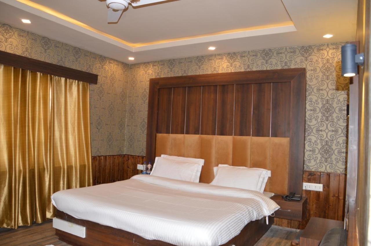 Hotel Outlook Pahalgām Kültér fotó