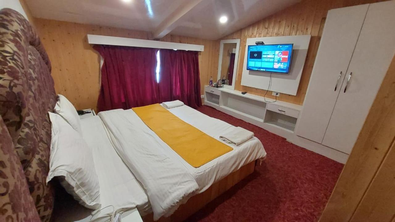Hotel Outlook Pahalgām Kültér fotó