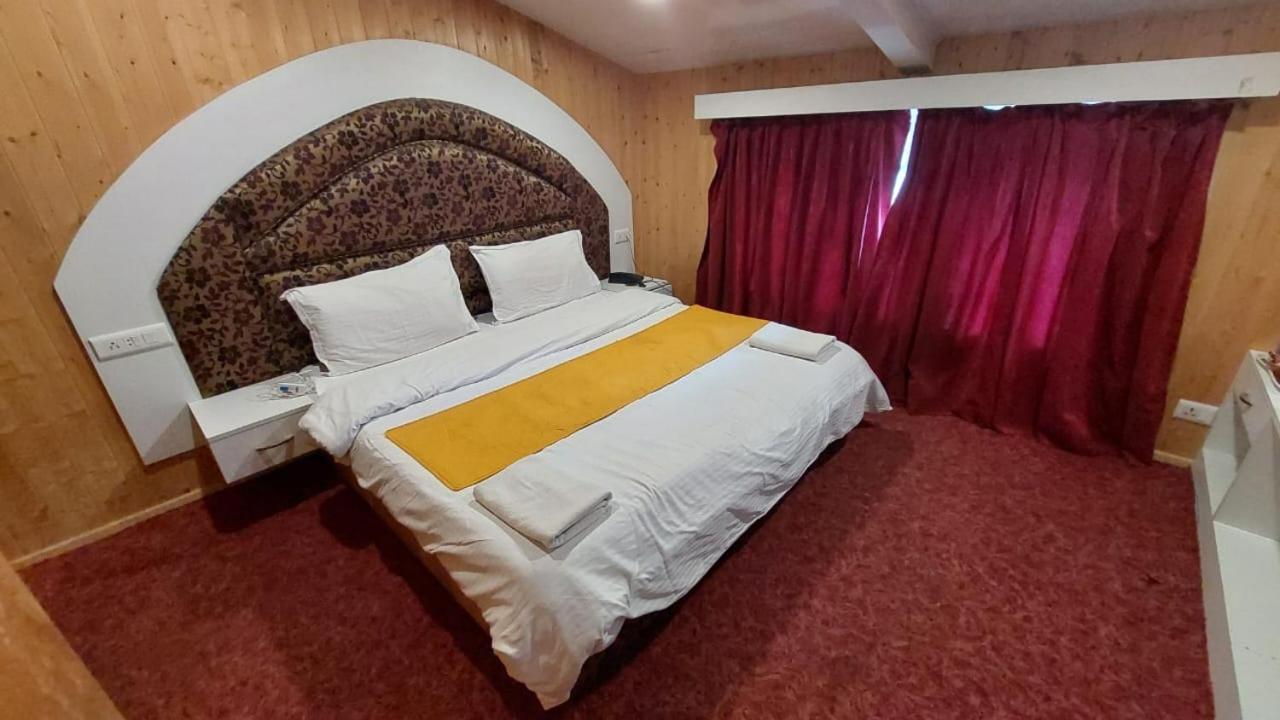 Hotel Outlook Pahalgām Kültér fotó