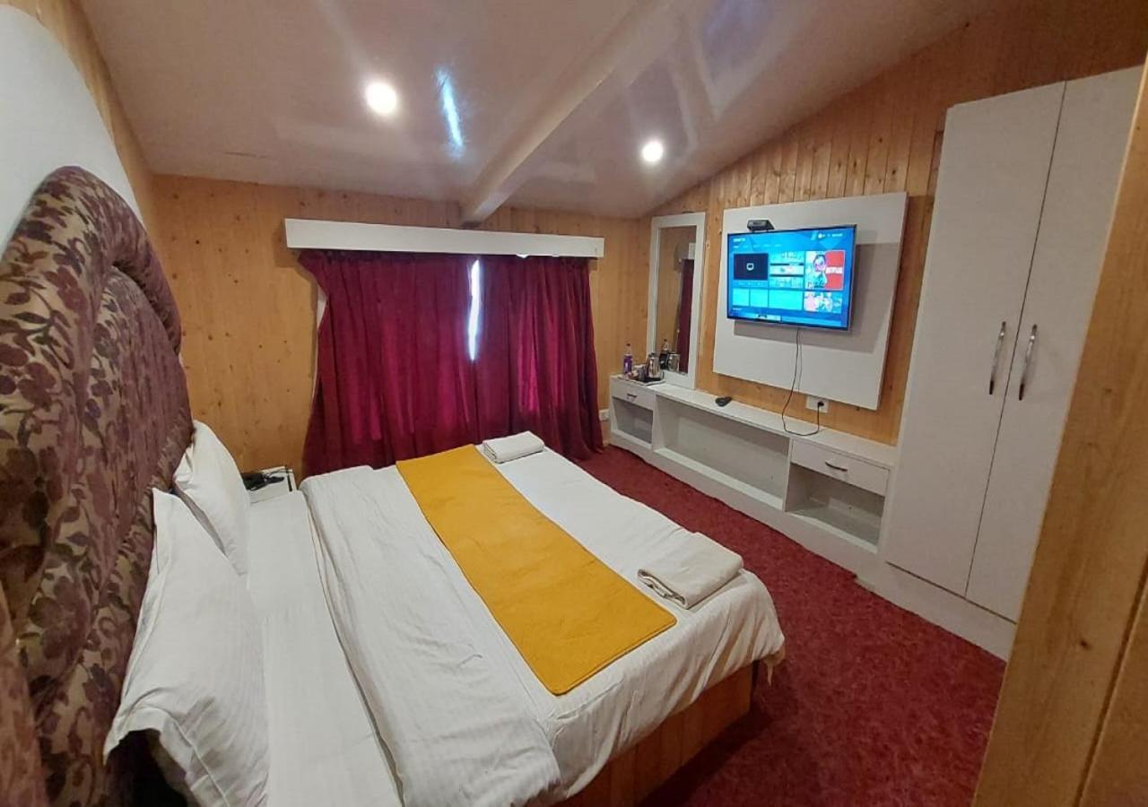Hotel Outlook Pahalgām Kültér fotó