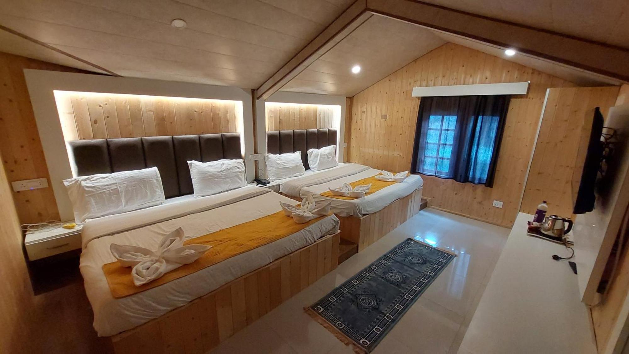 Hotel Outlook Pahalgām Kültér fotó